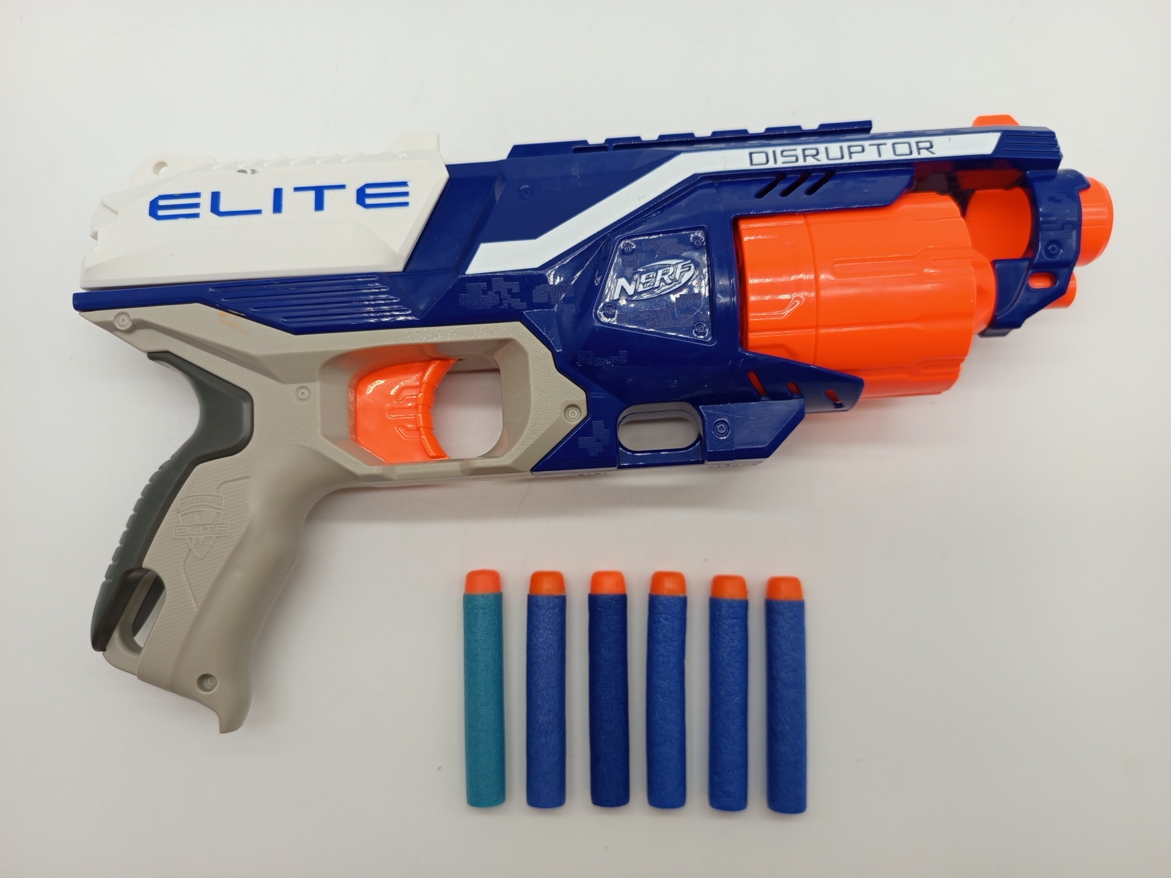 NERF N-Strike Elite Disruptor Spielblaster – mit 6 Darts